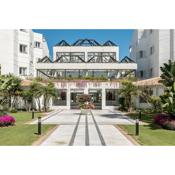 2 Bedroom Marbella Puerto Banus Flat with Balcony and Swimming Pool