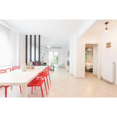 2 stops to Acropolis - Free Cancellation - Terrace