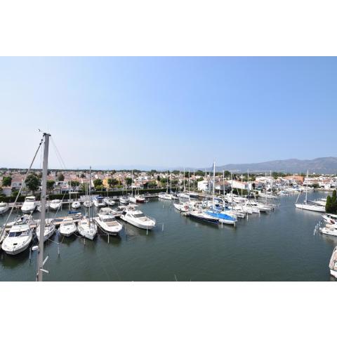 396-Studio Vue Marina