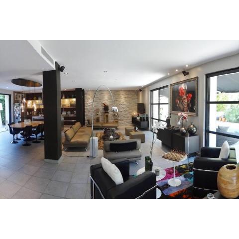 5 Star villa in St Raphael Cote D Azur near beach