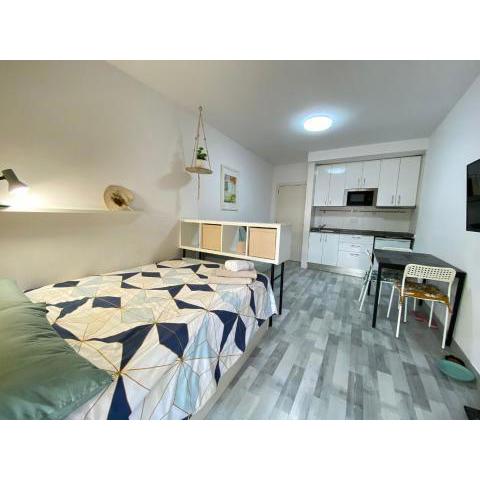 Apartamento con piscina a 200m de la playa