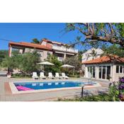 Apartment in Mundanije with balcony, air conditioning, WiFi, washing machine (4912-3)