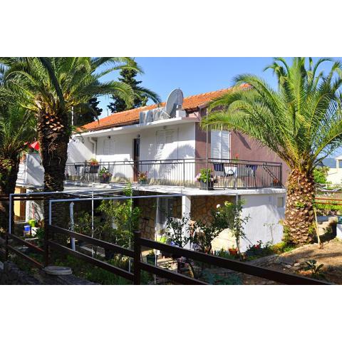 Apartments by the sea Vrboska (Hvar) - 11859