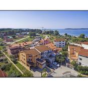 Apartments Mirjan 2000