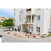 Apartments with a parking space Makarska - 19637