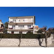 Apartments with a parking space Novi Vinodolski - 19057