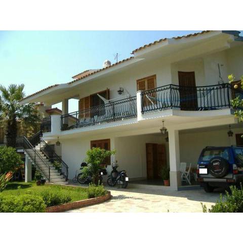 Appartamento in villa a Fontane Bianche