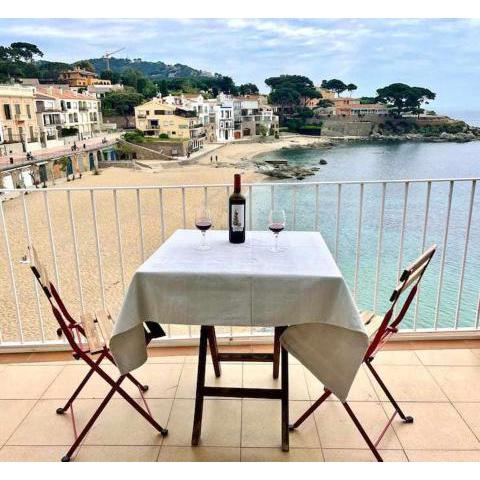 Beachfront Calella Dúplex