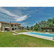 Beautiful Mansion in Poppi with Pool
