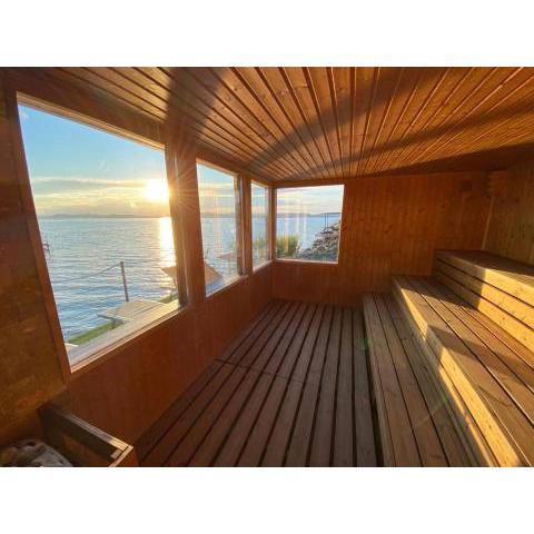 BL LAKESIDE APARTMAN