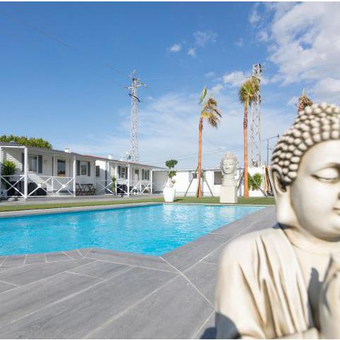 Bungalows Buda Beach