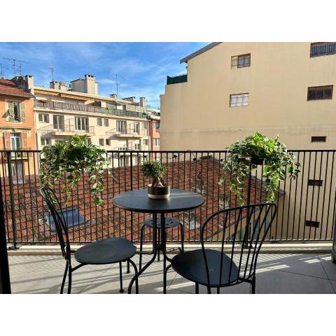 Charmant Studio à proximité du Port de Nice