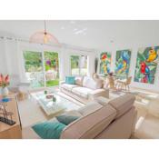 Elegant and bright townhouse · The family Golf getaway ·