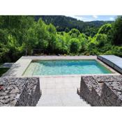 Le Cerf, chalet cocooning avec piscine et billard
