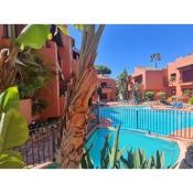 Luxury Spacious Penthouse &amp; garage 150m to Beach