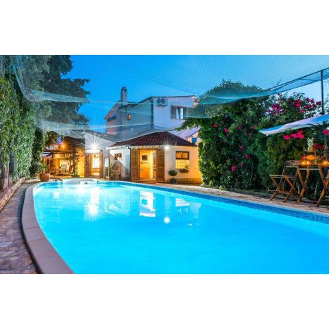 Luxury villa with a swimming pool Rogoznica - 13374