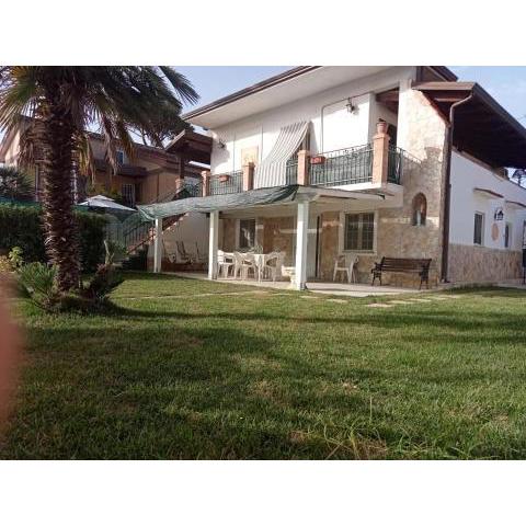 [Maestosa villa 300MQ] 50 metri dal mare