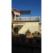 Mansarda con solarium panoramico su centro storico di Sarteano vicino alle famose terme della Val d'Orcia