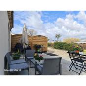 MAS GABELYS au pied de la Sainte Victoire, jardin, terrasse, piscine