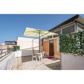 Monolocale Con Terrazzo