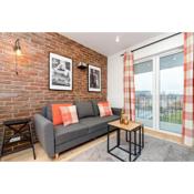 Movie Jacuzzi Apartment at the Main Station by Renters