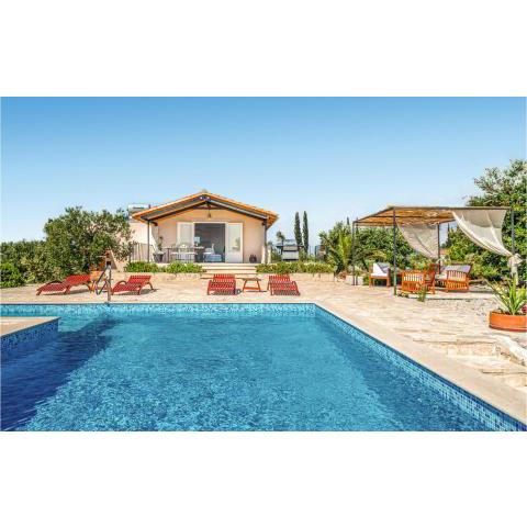 Nice home in Sutivan with WiFi, Private swimming pool and Outdoor swimming pool