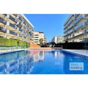 Nova Pineda , climatizado , piscina y a 230m de la playa.