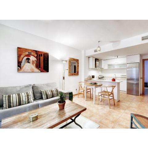 Old Town Apartment near the beach