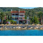 Over Sea Rooms & Villas