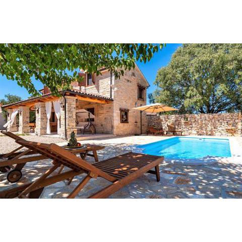 Poolincluded Villa Malou