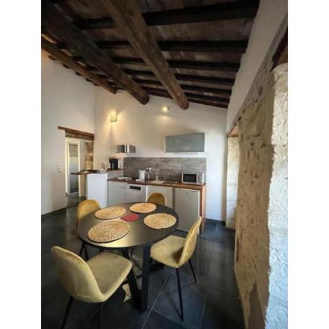 Saint-Rémy-Apartment with charm in the center