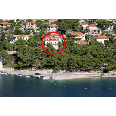 Seaside apartments with a swimming pool Pucisca, Brac - 5637