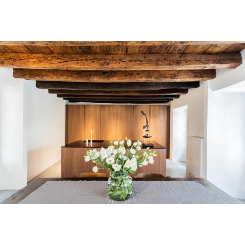 Shades of Como with Private Terrace by Rent All Como