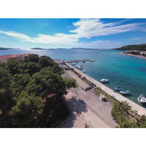 Studio apartment by the sea