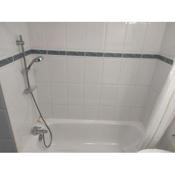 Studio avec terrasse proche des transports.