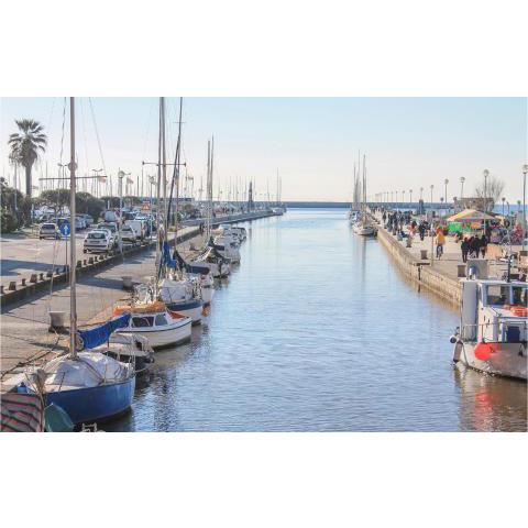 Stunning apartment in Capezzano Pianore with 2 Bedrooms and WiFi