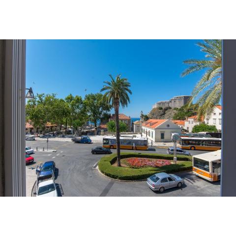 Tomato Old Town entrance