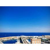 UNA FINESTRA SUL PORTO