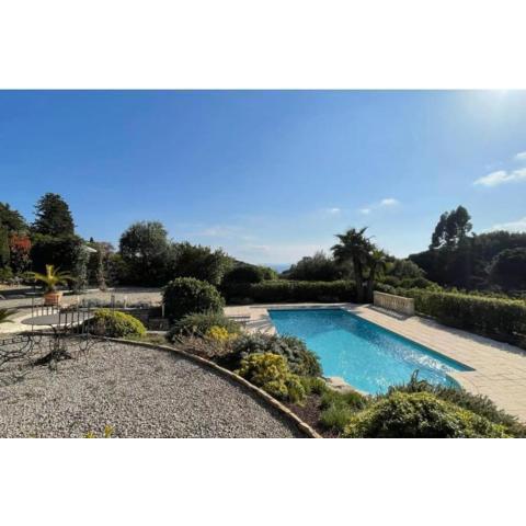 Villa avec piscine, plage à pieds