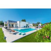 Villa Florentina by Villa Plus