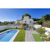 Villa Mamba By Seric,15' walking to the beach